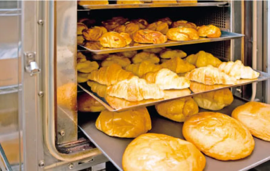 地元の新鮮野菜が彩る、健康的な朝食